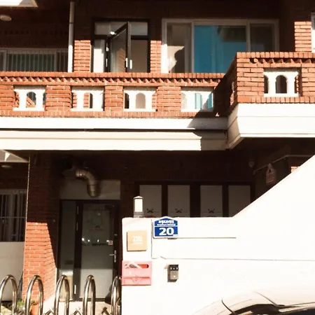 Zip Guesthouse